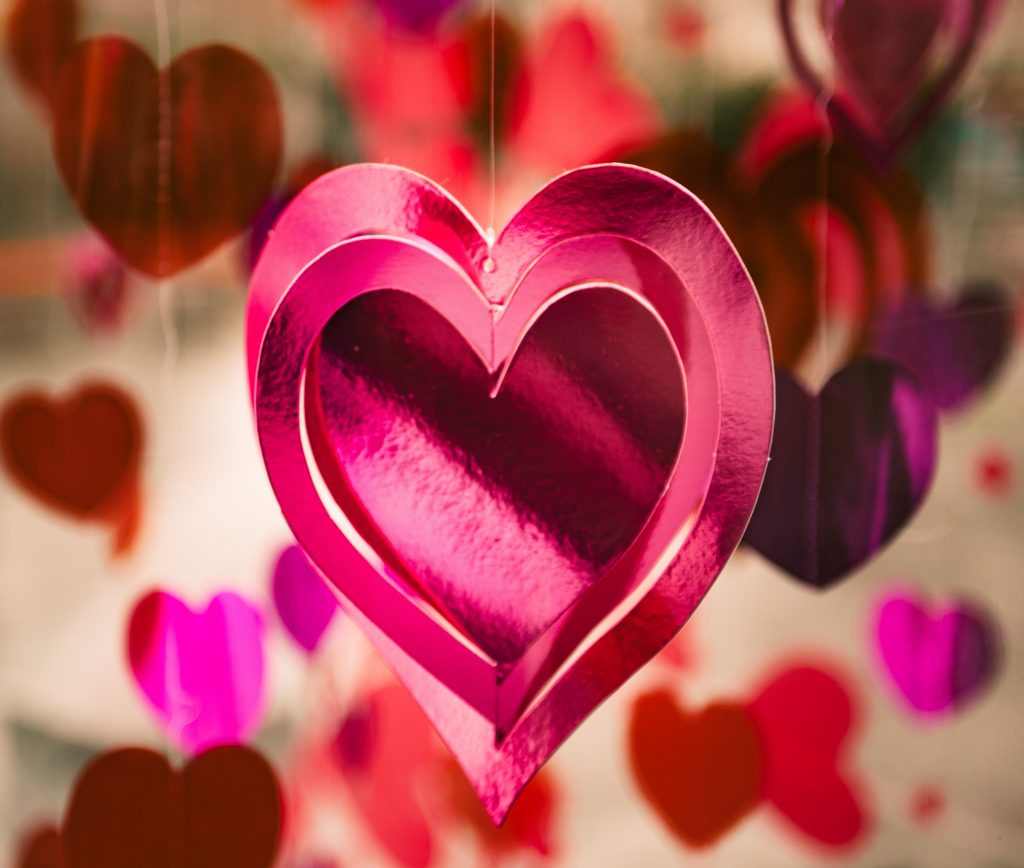 5 Easy Ways to Earn Money on Valentine's Day